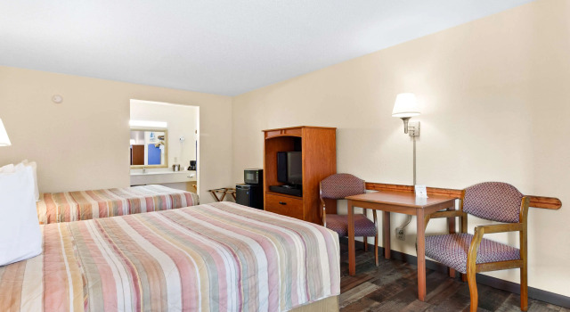 Четырёхместный номер Standard Americas Best Value Inn Ocean Inn