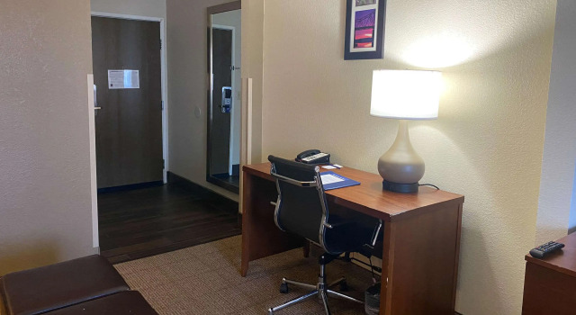 Двухместный люкс Comfort Suites Peoria I-74