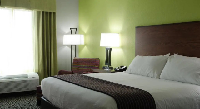 Номер Standard Holiday Inn Express Hickory - Hickory Mart by IHG