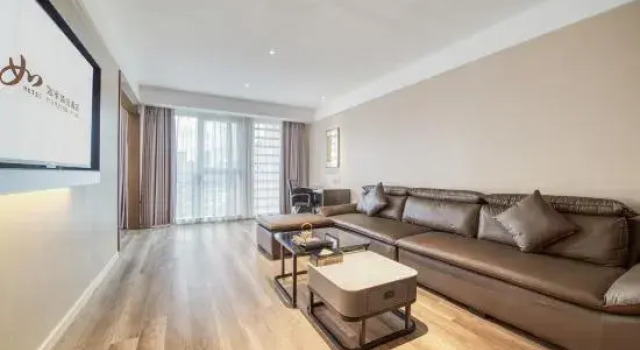 Люкс Home lnn (Shengzhou Wuyue Plaza Guanhenan Road Branch)