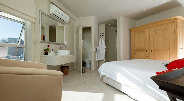 Двухместный люкс Rouge on Rose Boutique Hotel