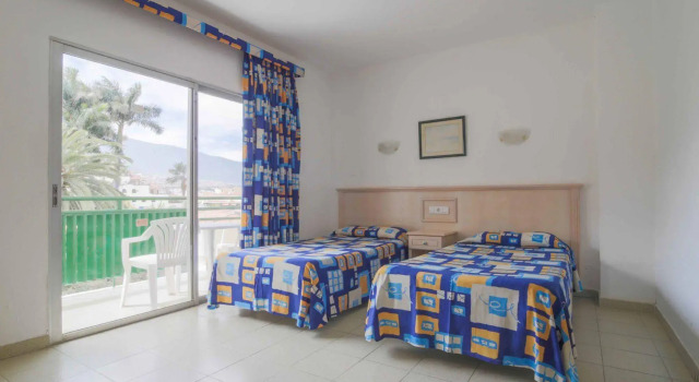 Apartamentos La Carabela