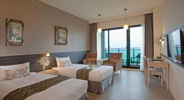 Двухместный номер Standard с балконом Renyi Lake Hotel