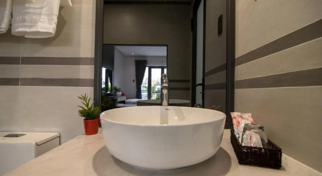 Двухместный номер Superior Bin Bin Hotel 7 - Near TON DUC THANG University