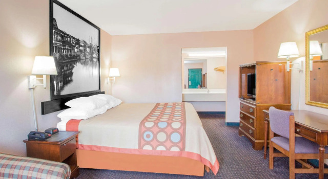 Двухместный номер Standard Super 8 by Wyndham Columbia