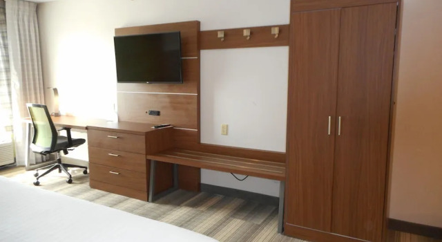 Двухместный номер Standard Holiday Inn Express Fairfield by IHG