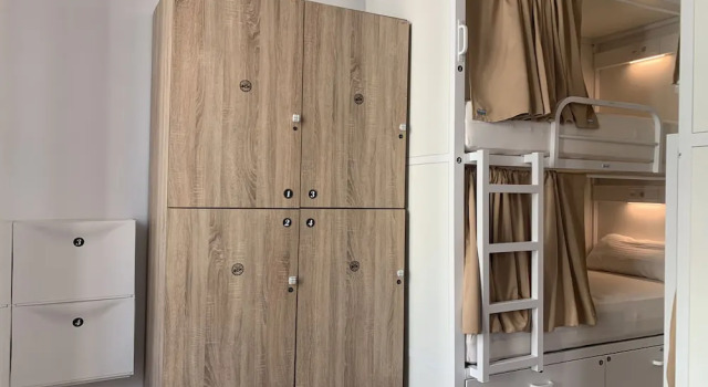 Кровать в общем номере (женский номер) CoImpact Coliving - Hostel