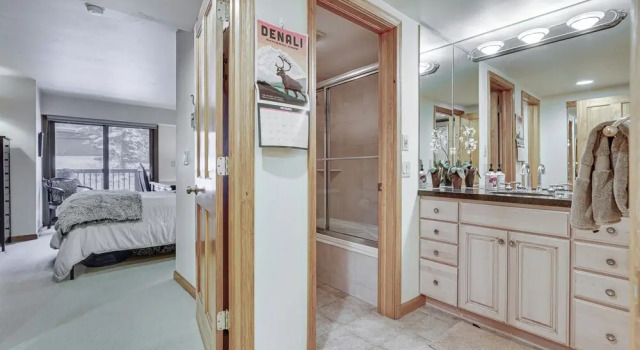 Condo Near Golf Club ~ 2 Mi to Vail Ski Resort!, Забронировать Апартаменты/квартира Вейл Roosevelt National Forest