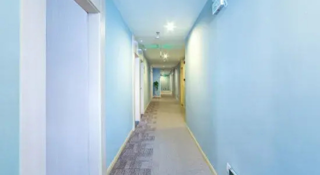 Home Inn Huayi Hotel (Foshan Daliang Huagai Road Pedestrian Street Qinghuiyuan Branch)