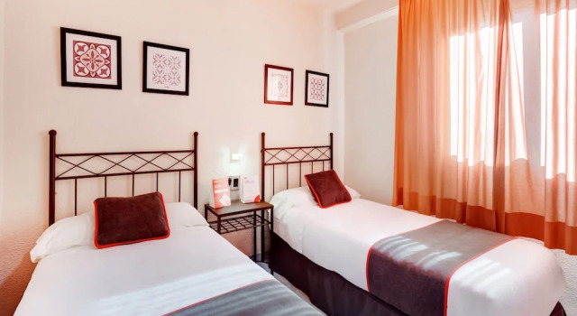 Трёхместный номер Standard OYO Hostal Luci-Mar