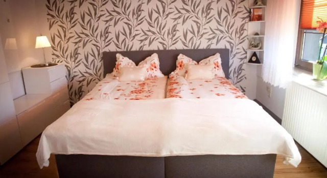 Gästezimmer im Grünen Haus, Rezervovat Hotel Thum Ore Mountains