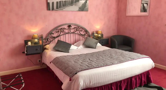 Двухместный номер Standard Logis La Thomasse