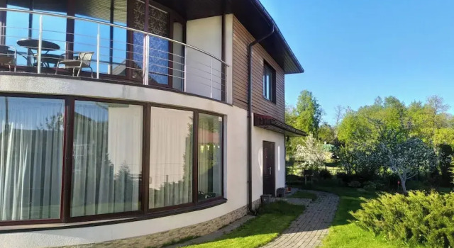 Serene 4-bedroom House Rental in Historic Rīga, 预订 酒店 里加 维泽梅