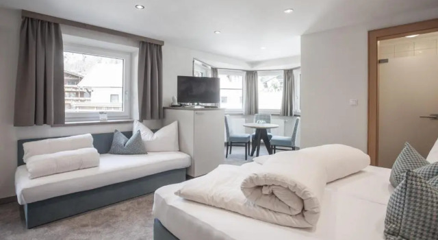 Трёхместный номер Standard с балконом Garni Ötztal ROOMS & APARTS