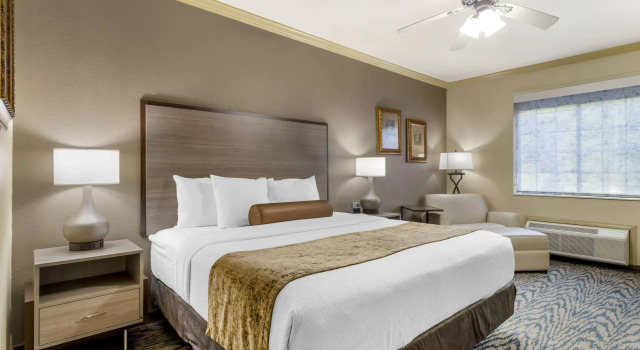 Двухместный номер Standard Best Western Plus Crown Colony Inn & Suites