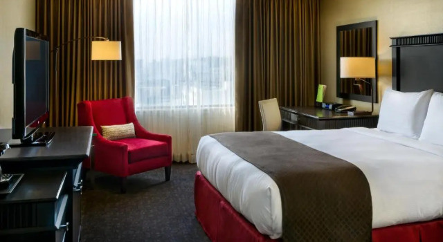 Номер для гостей с ограниченными возможностями Doubletree by Hilton Los Angeles Downtown