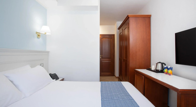 Двухместный номер Economy Hotel Blumarea, BW Signature Collection