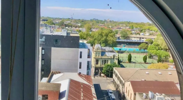 Апартаменты Light-filled Converted Warehouse 2 Bedroom Apartment in Prahran