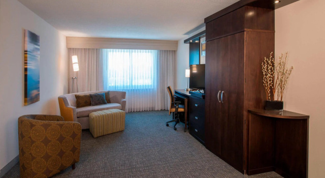 Двухместный люкс c 1 комнатой Courtyard by Marriott Columbus