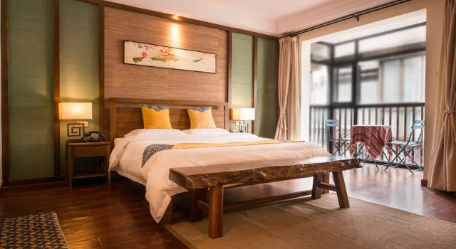 Двухместный номер Deluxe с балконом Secret Courtyard Resort Hotel