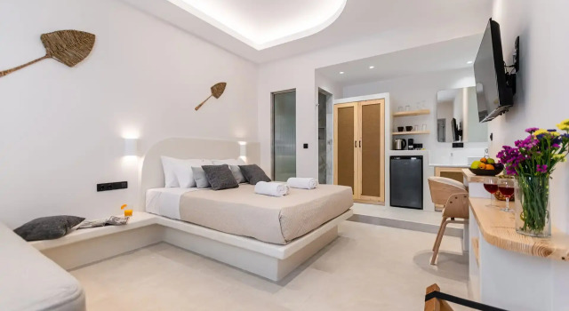 Полулюкс Adama's Suites Naxos