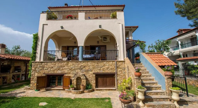 Rustic, luxurious,garden villa 70m from the sea, Rezerwuj Willa Wille w Macedonia, Willa