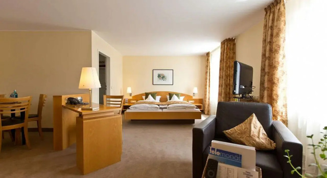 Полулюкс Comfort Hotel Deutscher Hof