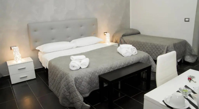 Четырёхместный номер Classic B&B Napoli Binario 1