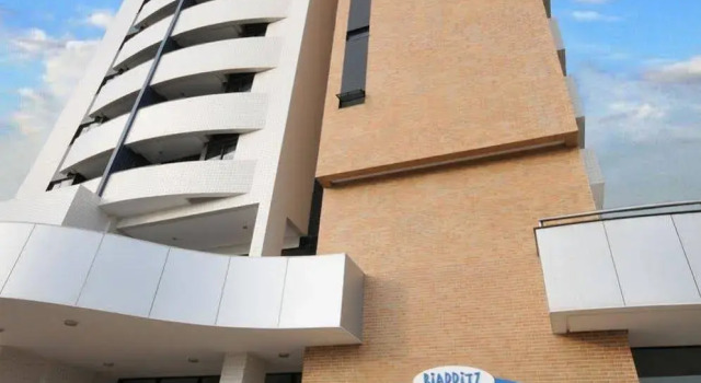 Tulip Inn Biarritz, Varaa Hotelli SPA-hotellit kohteessa Bahia, SPA
