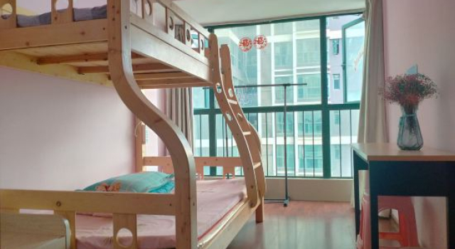 Кровать в общем номере с красивым видом из окна Wheat League Youth Hostel (Nanning ASEAN Business District Subway Station Branch)