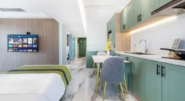 Люкс Luxury Yinshi Shiguang Homestay (Weihai Hanlefang Railway Station)