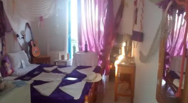 Paradisso Studios, Prenota Hotel Vromolithos Partheni