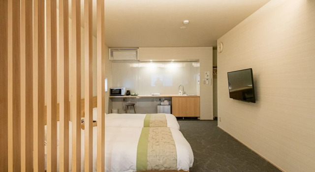 Hotel Naranohamori, Buchen Sie Hotel Nara Shutoken, in der Nähe von Isui-en