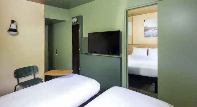 Четырёхместный семейный номер Standard IBIS STYLES Rouen Parc Expos Zenith