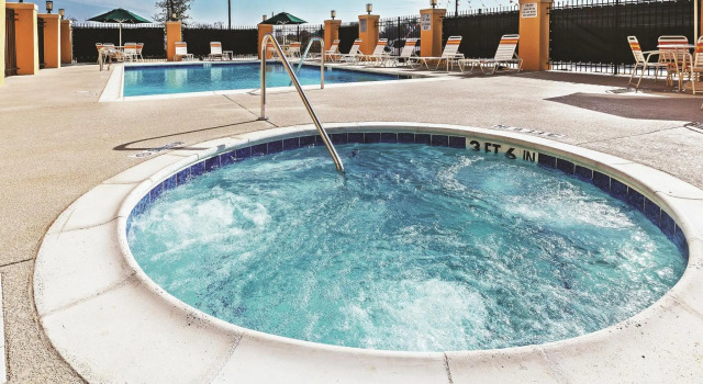Кровать в общем номере La Quinta Inn & Suites by Wyndham Fort Worth Arlington West