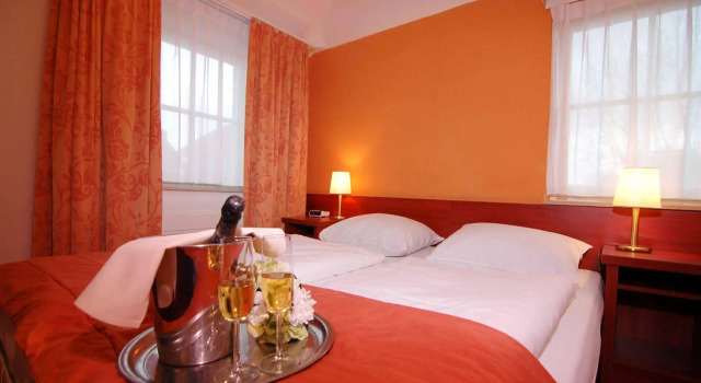 Hotel Crasborn Thorn, Prenota Hotel Thorn 