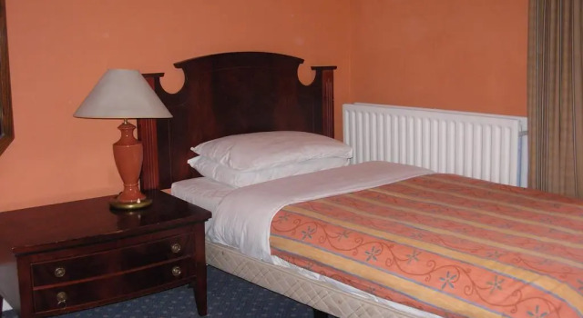 McElroy Budget Accommodation, Забронировать Отель Дублин Каунти Дублин, рядом с The Grand Social