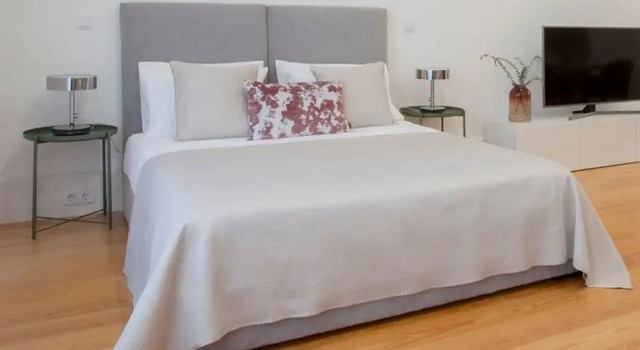 Liiiving in Porto Downtown Luxury Apartment 1T, Забронировать Апартаменты/квартира Порту Регион Порту, рядом с Lapa Metro Station