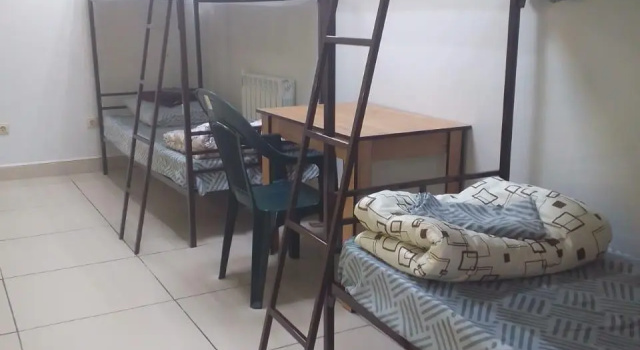 Кровать в общем номере (мужской номер) Жилое помещение Сити В