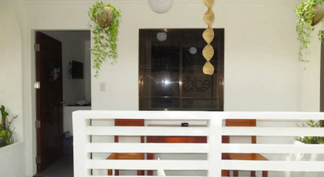 8Colors Beach House