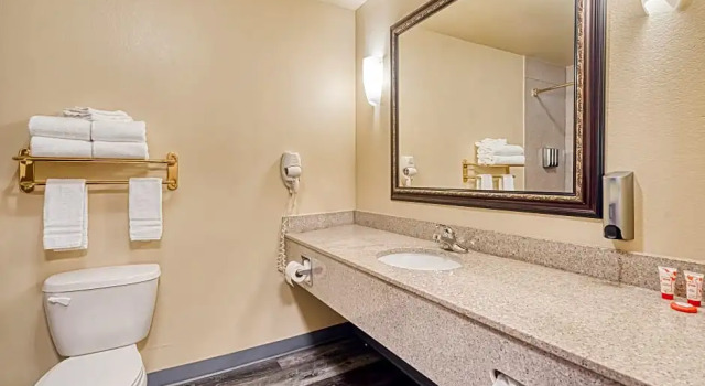 Полулюкс Spark by Hilton Wichita Falls