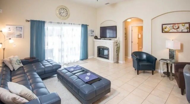 4 Bed Private Pool With Game Room 4 Bedroom Home by RedAwning, Забронировать Отель Отели Давенпорт с парковкой, Парковка