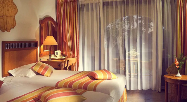 Mercure Luxor Karnak, Rezervovat Hotel Hotely v Kena s parkováním, Parkování