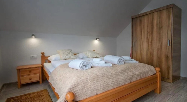 Apartment Josipa, Забронировать Апартаменты/квартира Отели Ликско-Сеньская жупания с парковкой, Парковка