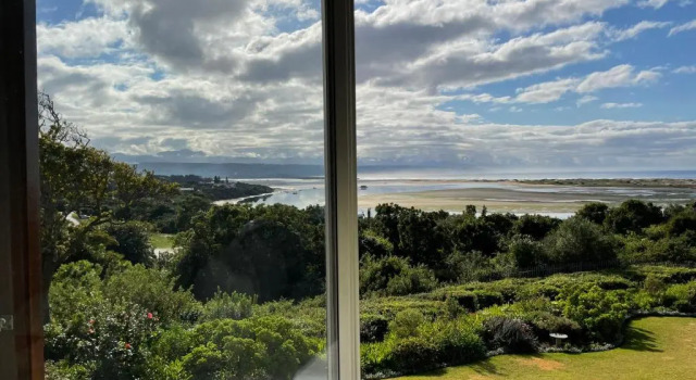 Апартаменты Beach House Plett Lookout