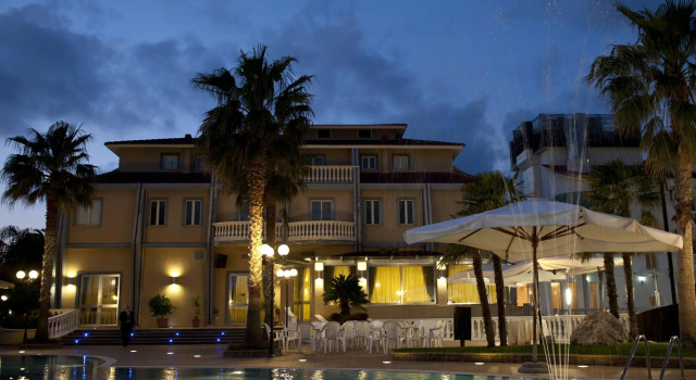 Трёхместный номер Standard с балконом Park Hotel Tyrrenian