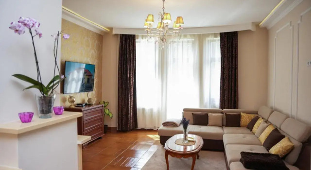 Varkert Deluxe Apartmanhaz - Korlatlan Privat Wellness, Book Hotel Miskolc 