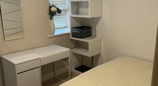 Inviting 2-bed Apartment in Bushey, Varaa Huoneisto Asunnot kohteessa Merseyside, Huoneisto