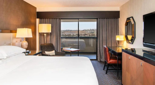 Двухместный номер Standard с балконом Sheraton Mission Valley San Diego Hotel