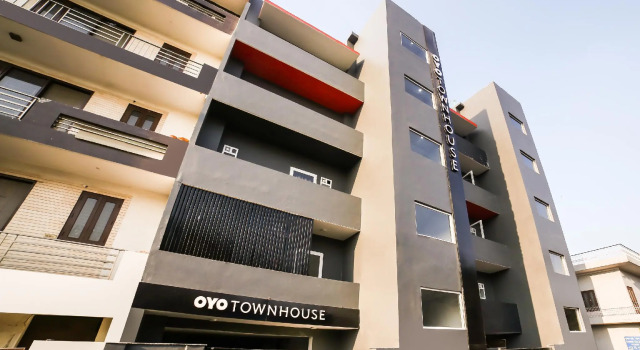 OYO Townhouse 373 Vishwas Nagar